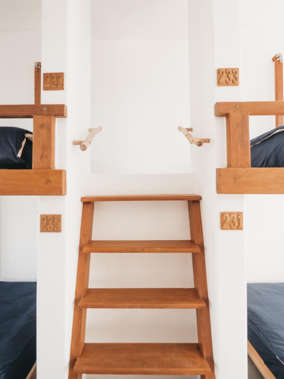Kos One Hostel Canggu Екстериор снимка